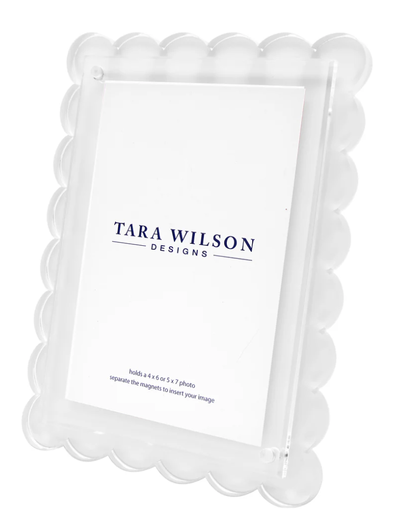 Tara Wilson - Scallop Frame